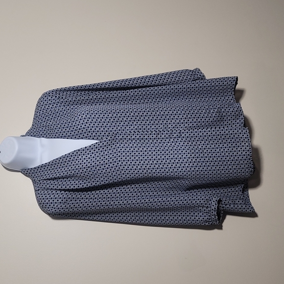 3/$25 Laundry by Shelli Segal Blouse Size Large - Picture 3 of 11